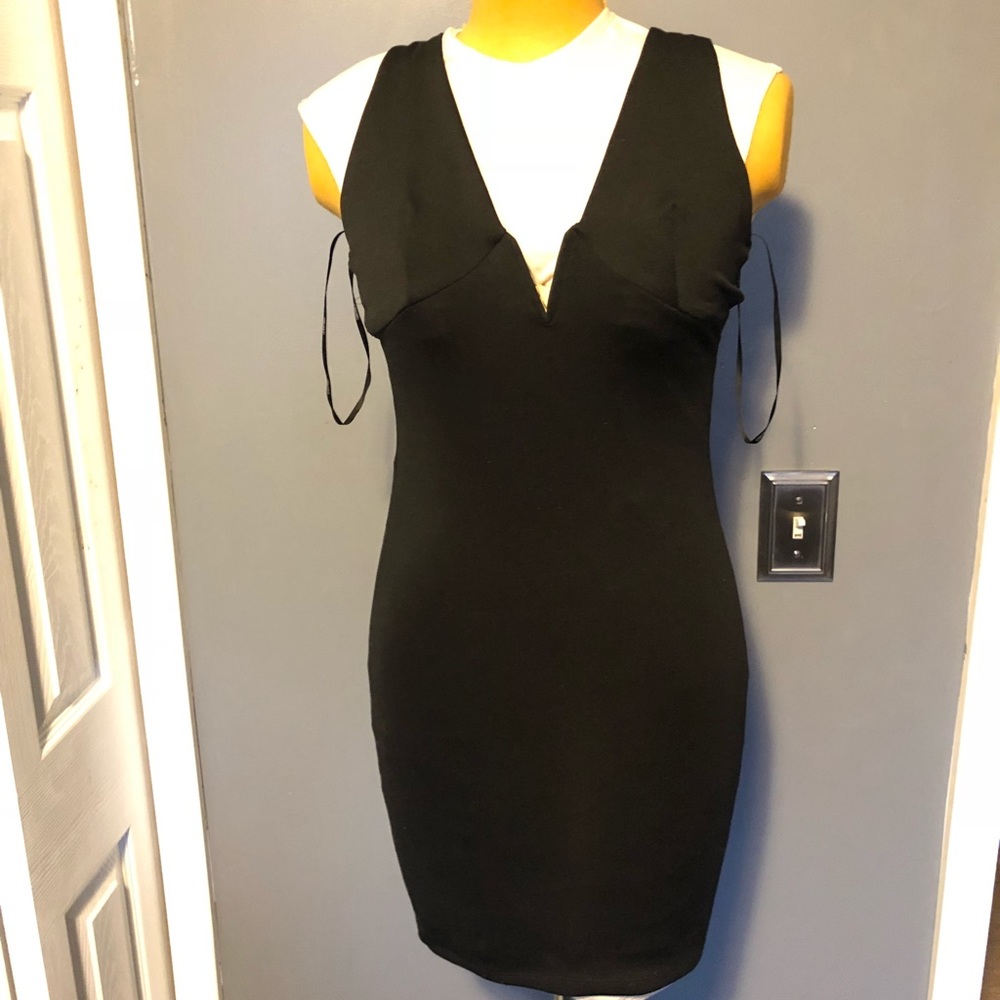 Black forever 21 bodycon formfitting dress